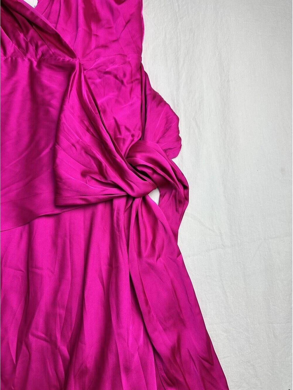 💖 Express Hot Pink Satin Wrap Midi Dress NWT Women M 11-14 💖 - Picture 3 of 10